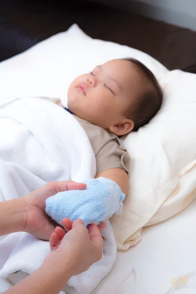 Caring for sick baby — Stock Photo, Image