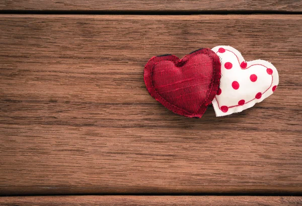 Amor corazones dulce San Valentín y textura de madera — Foto de Stock