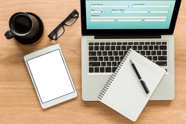 Laptop and mock up digital  tablet with isolate screen — Stock Photo, Image