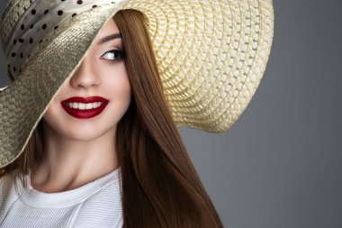 kadınlık aksesuarları ve göz