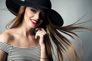 kadınlık aksesuarları ve göz