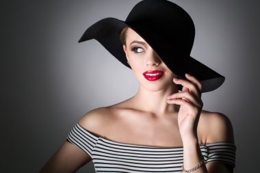 kadınlık aksesuarları ve göz