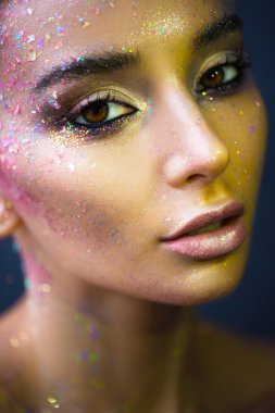 güzel ve parlak makyaj