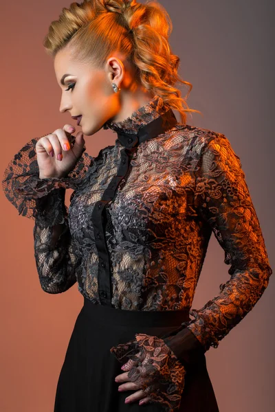 Elegance her zaman moda olduğunu