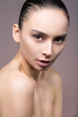 Bir sanat olarak kadınların makyaj