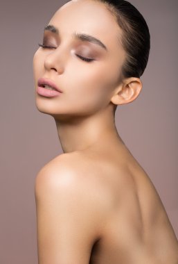 Bir sanat olarak kadınların makyaj