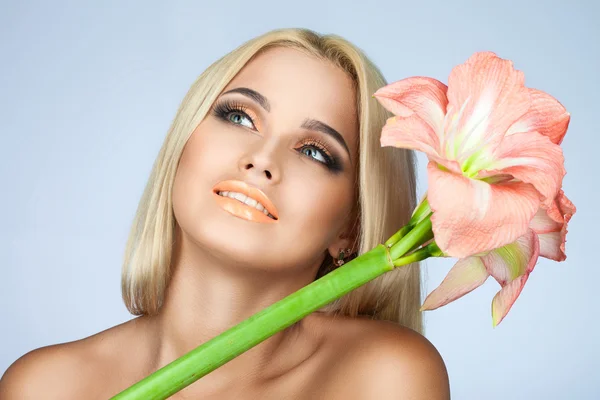 Schoonheid en tederheid in vrouwen — Stockfoto