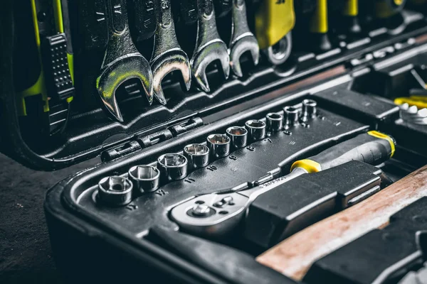 Open Gereedschapskist Met Veel Gereedschap Gereedschapskist Een Doos Container Voor — Stockfoto