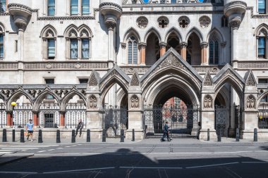 Londra, İngiltere 10 Temmuz 2025 - Londra 'da Yüksek Mahkeme ve İngiltere ve Galler Temyiz Mahkemesi' nin yer aldığı saray binası.