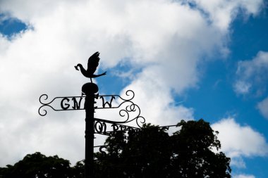 Poand, Pomeranya bölgesindeki Gniew kasabasında güzel dökme demir levha direği