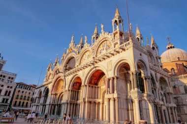 İtalya, Venedik 'teki Saint Mark Meydanı' ndaki San Marco Bazilika Çatısı 'nın detayları
