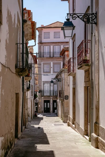 Pequeno Beco Estreito Com Casas Tradicionais Cidade Velha Viana Castelo — Fotografia de Stock