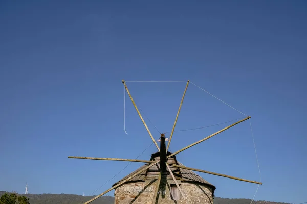 Moinhos Montedor Schöne Touristische Windmühlen Der Nähe Des Ozeans Auf — Stockfoto