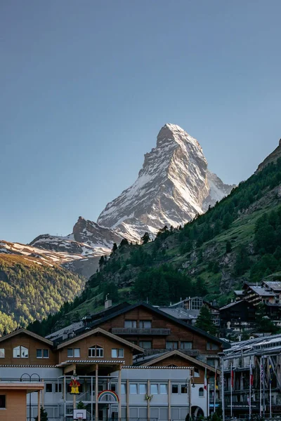 Kudretli ve Güzel Matterhorn Tepesi, Zermatt 'tan Manzara - Alplerdeki Ünlü ve Iconic İsviçre Dağı, Zermatt, Valais, İsviçre