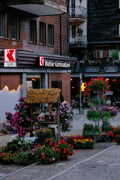 Hermoso Edificio Madera Los Alpes Suizos Moutains Zermatt Suiza — Foto de Stock