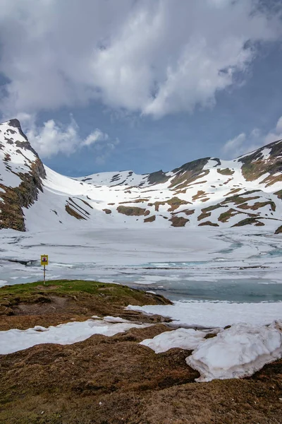 Vista Panorâmica Lago Congelado Bachalpsee Verão Primeiro Grindelwald Suíça Montanhas — Fotografia de Stock
