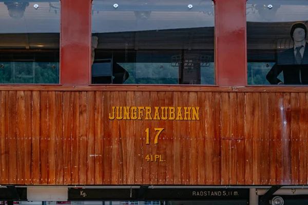 Vintage Wooden Jungfraubanh Train Carriage Front Interlaken Ost Train Station — Stock fotografie