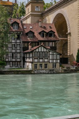 Nydeggbrucke - Turkuaz Aar Nehri üzerindeki Güzel Taş Kemer Köprüsü - Geleneksel Evler - Bern Şehir Merkezi, İsviçre - UNESCO Mirası