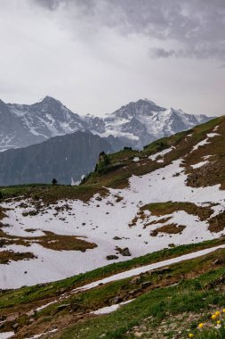 Schynige Platte, Bernese Oberland, İsviçre - Arka planda İsviçre Alpleri Eiger, Monch ve Jungfrau dağları ile Hava Panorama Manzarası