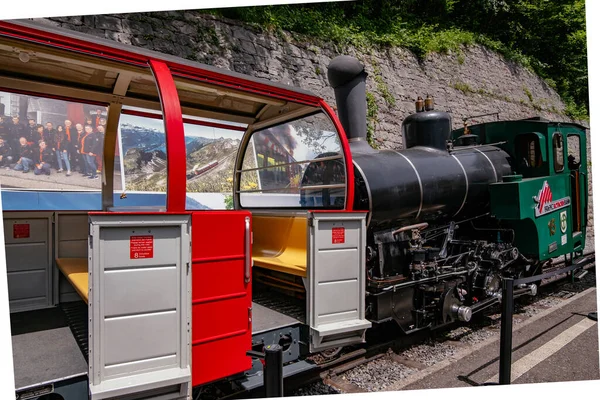 Vlak Rothorn Brienz Nádraží Brienz Rothorn Bahn Kolečko Úzká Rozchod — Stock fotografie