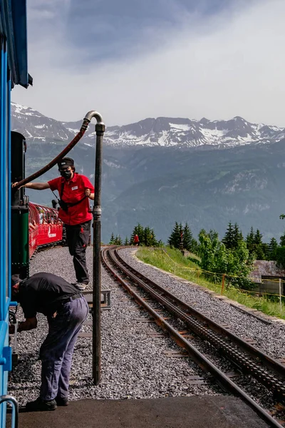 Dělník Plující Vodou Vlak Rothornu Brienze Brienz Rothorn Bahn Kolečko — Stock fotografie