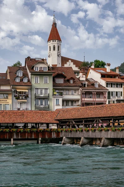 Panorama View Thun Suíça Cityscape Belos Edifícios Zona Ribeirinha Cidade — Fotografia de Stock