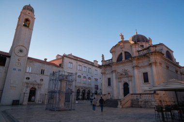 Şafakta St. Blaise Kilisesi ve Saat Kulesi ile Luza Meydanı - Dubrovnik, Hırvatistan