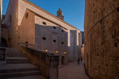 Dominik Manastırı kompleksi ve şafakta taş merdiven - Dubrovnik, Hırvatistan