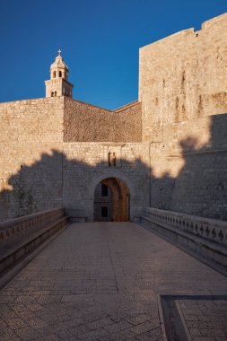 Ploce Gate Köprüsü ve Dominik Manastırı - Dubrovnik, Hırvatistan