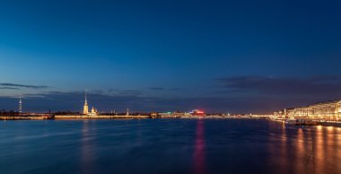 St. Petersburg'daki Neva nehri