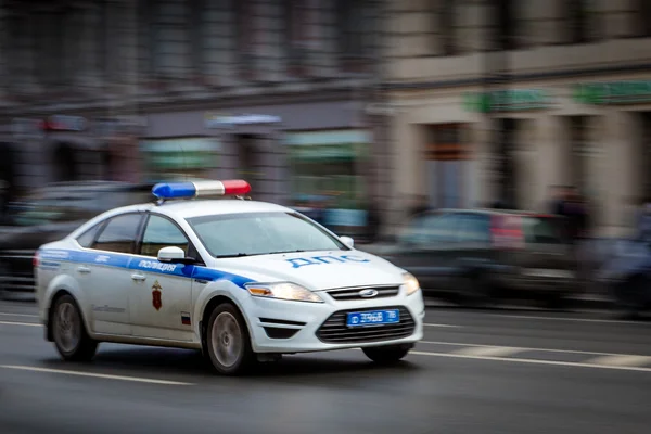 Carro de polícia em São Petersburgo — Fotografia de Stock