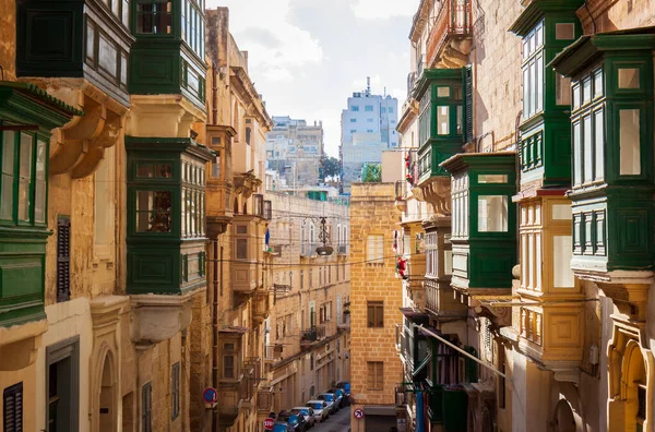 Rua Típica Maltesa Valletta Malta Com Varandas — Fotografia de Stock