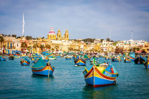 Malta Marsaxlockk Port Naplněný Typickými Čluny — Stock fotografie