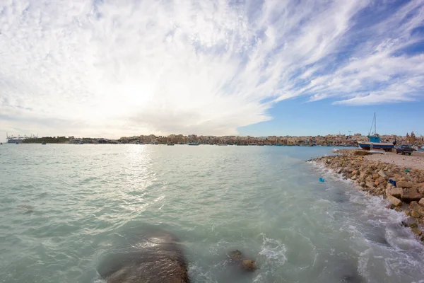 Malta Marsaxlockk Stadsbild Molnig Himmel — Stockfoto