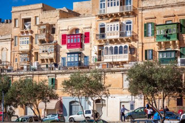 Malta tipik balkonları, tipik Valletta manzarası, malta