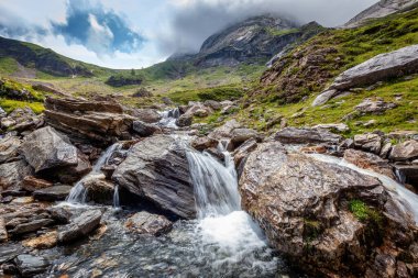 Troumouse Sirki, Fransa 'nın Hautes-Pyrenees bölgesinde Pireneler zincirinin merkezinde yer alan ve İspanya ile güney sınırını oluşturan bir buzul sirkidir..
