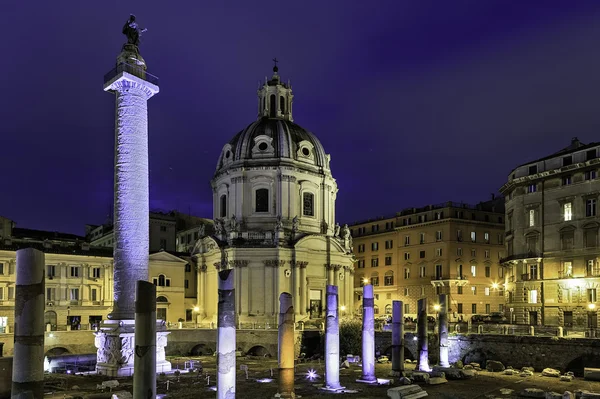 Colonne de Trajan près de la Basilique Ulpia Structure — Photo