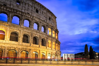 Ünlü Colosseum yapısı Roma İtalya