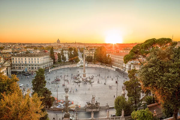 Die Piazza del Popolo, Rom bei Sonnenuntergang — Stockfoto