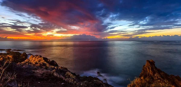 Coucher de soleil spectaculaire sur la côte, Los Gigantes — Photo