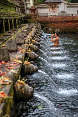 tirta empul kutsal su