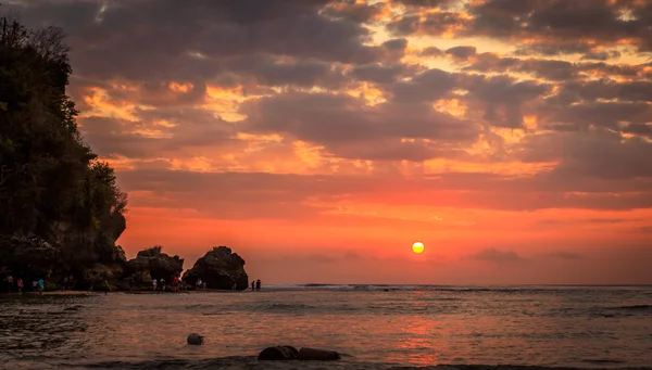 Puesta de sol en la playa de Padang Padang — Foto de Stock