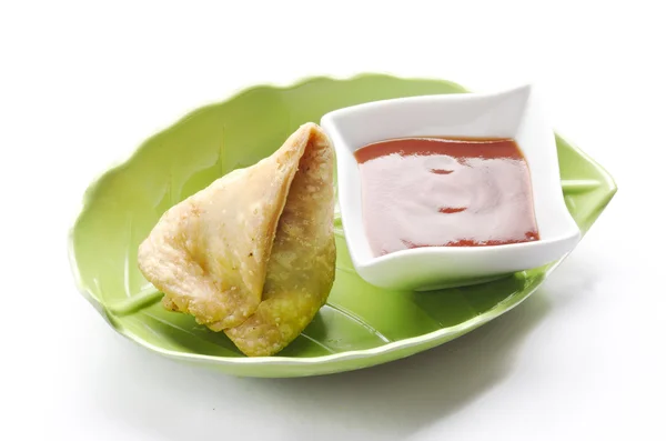 Yummy Samosas, lanches indianos tradicionais — Fotografia de Stock