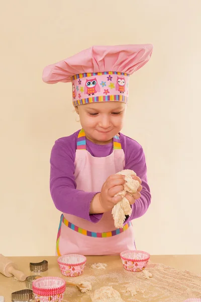Cute little girl baking. — Stock Photo, Image
