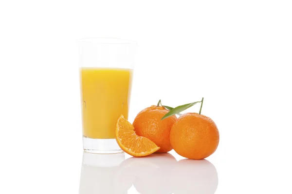 Färsk mandarin juice. — Stockfoto