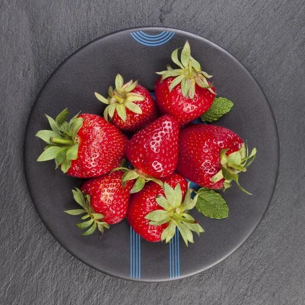 Heerlijke rijpe aardbeien. — Stockfoto