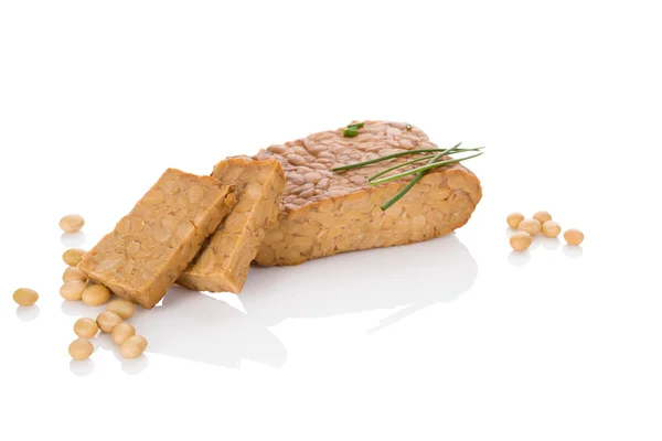 Tempeh elszigetelt fehér. — Stock Fotó