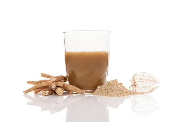 Aswagandha Drank Wortel Poeder Geïsoleerd Witte Achtergrond Withania Somnifera Alternatieve — Stockfoto