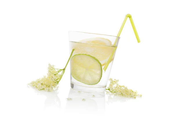 Luxurious elderberry lemonade. — Stockfoto