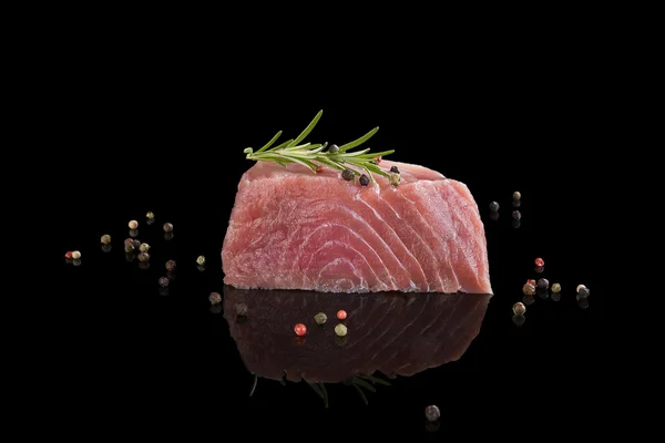 新鮮なマグロのステーキ。刺身寿司. — ストック写真